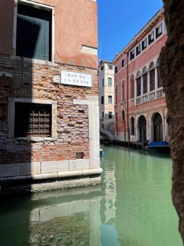 San Marco Apartment With Canal View Βενετία Εξωτερικό φωτογραφία