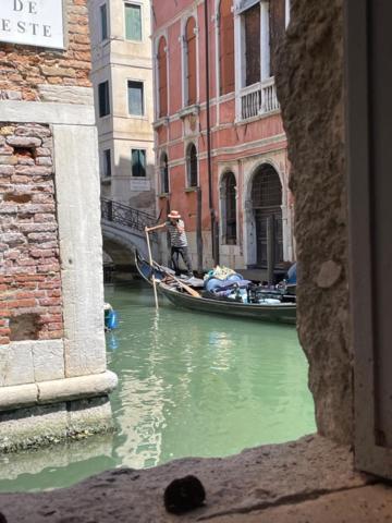 San Marco Apartment With Canal View Βενετία Εξωτερικό φωτογραφία